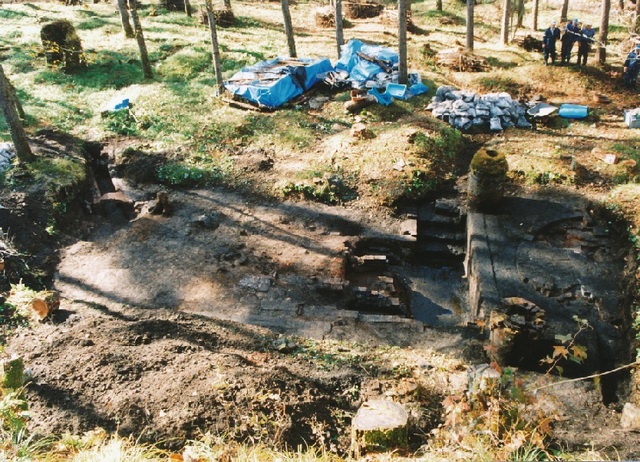 02-7第二高炉熱風炉跡全景(H10年度).jpg 02-7第二高炉熱風炉跡全景(H10年度).jpg